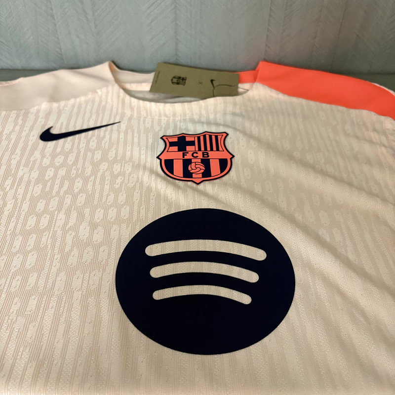 Barcelona 25/26 Barcelona Strike Training Player 6