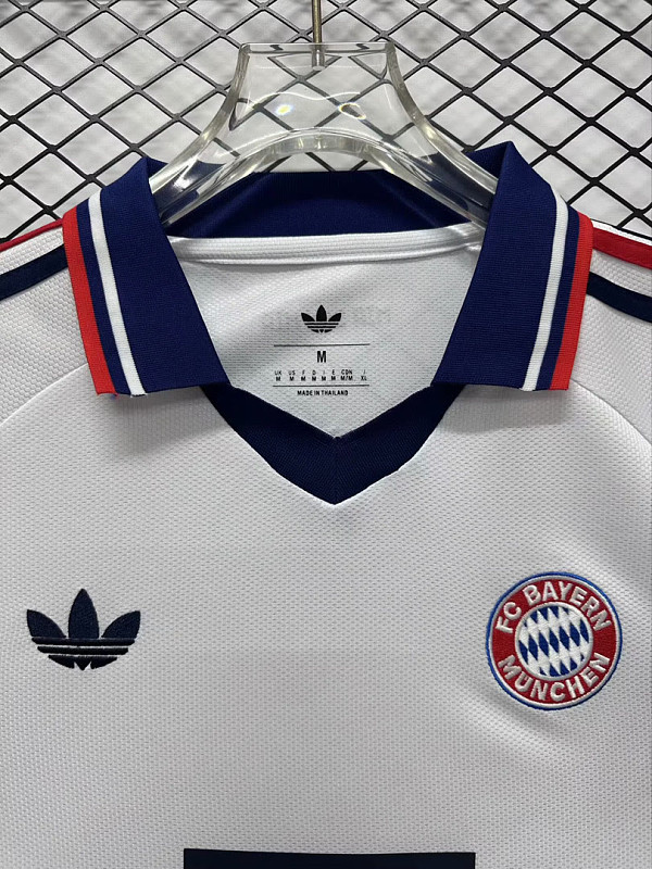 Bayern Munich 26/27 Bayern Munich Away 6
