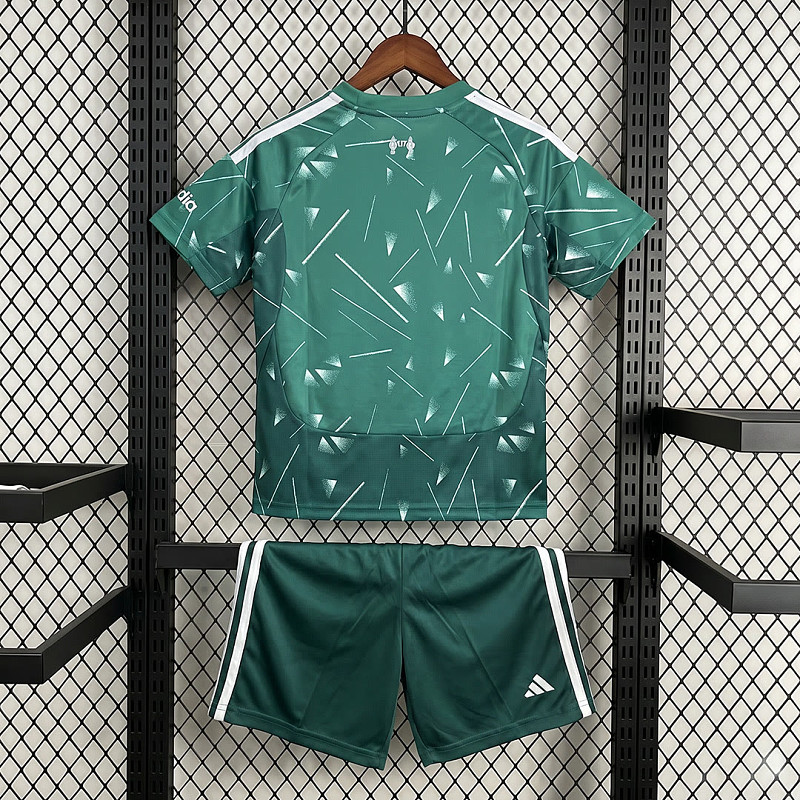 Liverpool 26/27 Liverpool Goalkeeper Kids Size 16-28 2