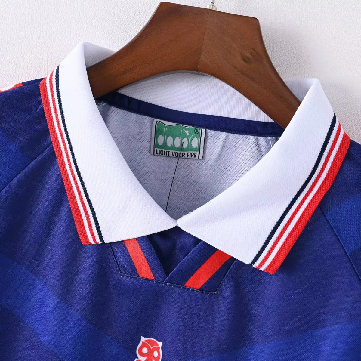 Universidad de Universidad de Chile Home Retro Soccer Jersey 9