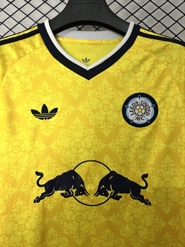 Leeds United 26/27 Leeds United Away 4