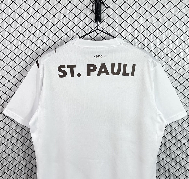 St. Pauli 26/27 St. Pauli Away 4