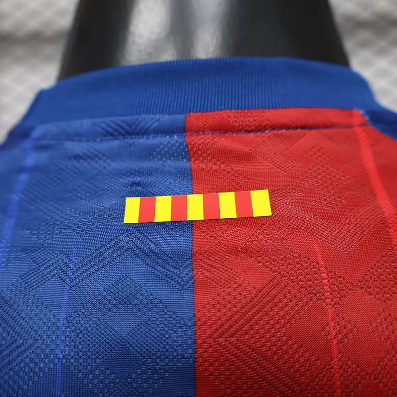 Barcelona 25/26 Barcelona Player Retro Red Blue 10