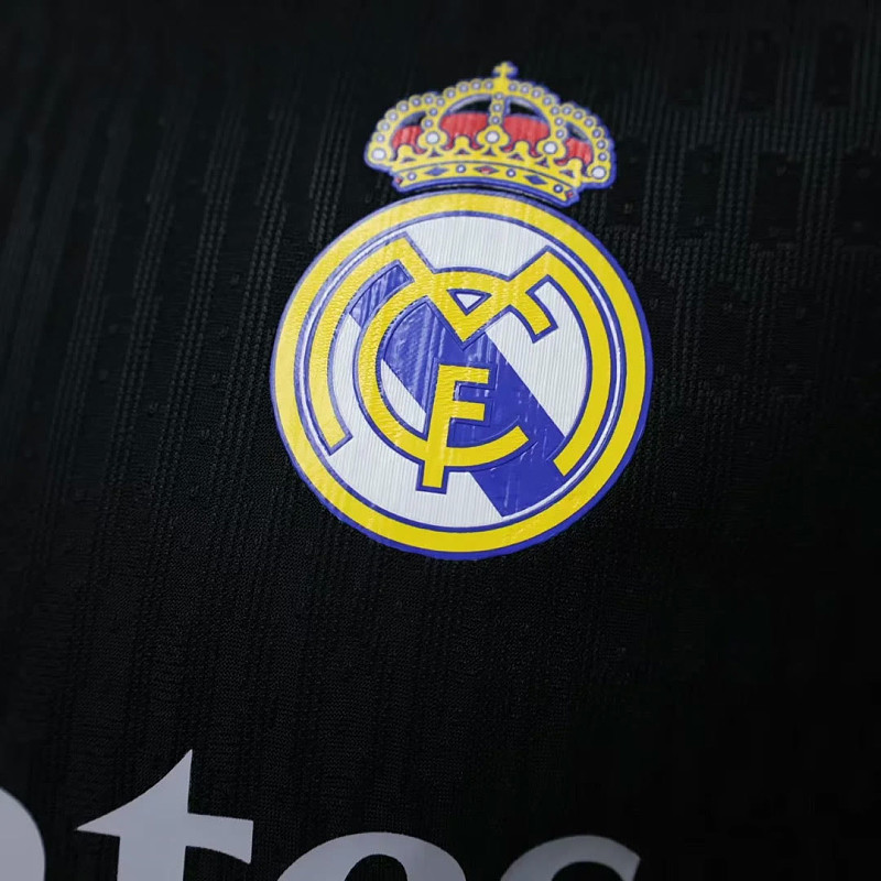 Real Madrid 26/27 Real Madrid Goalkeeper Player 9