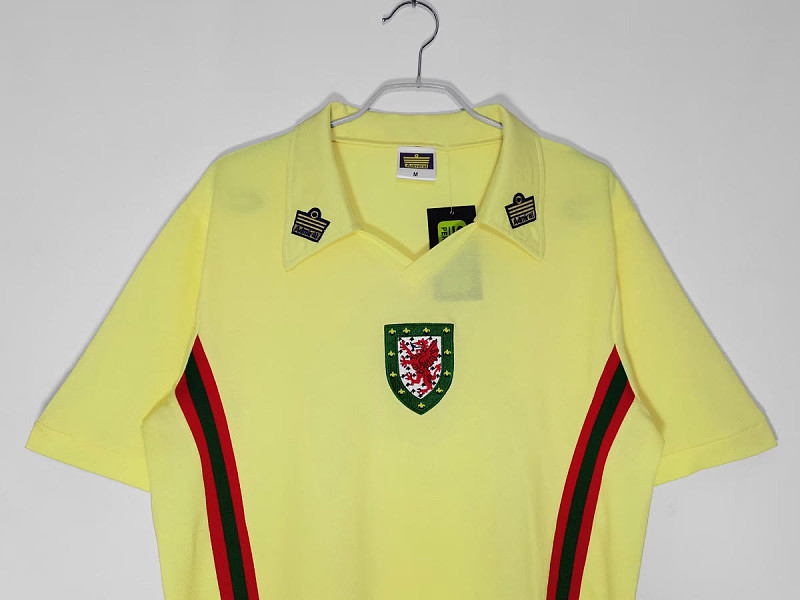 Galles Wales Away Retro 9